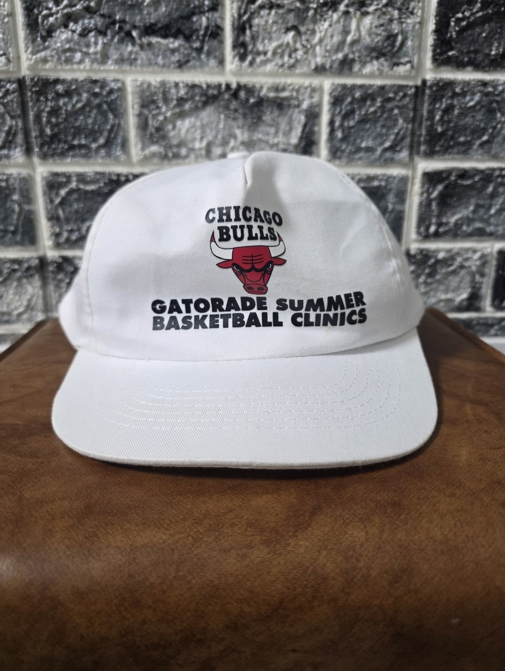 Vintage Universal Men's Chicago Bulls Gatorade Summer Basketball Clinics Cap